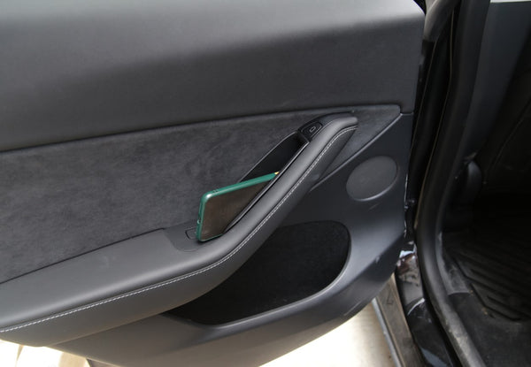 Tesla Model Y -ovenkahvojen säilytyslokerot – tuotekuva 3