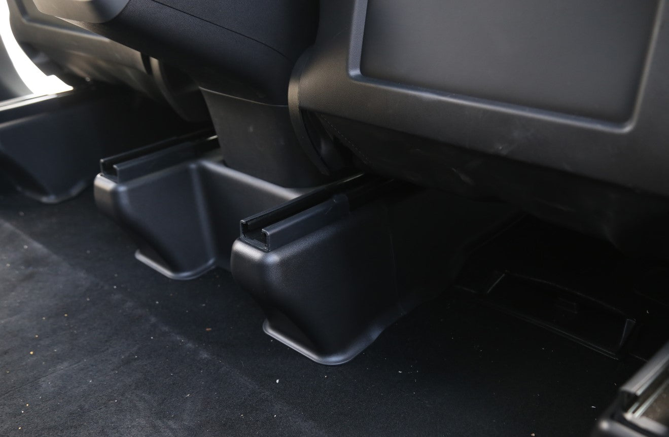 Tesla Model Y – hörnskydd under sätena – produktbild 9