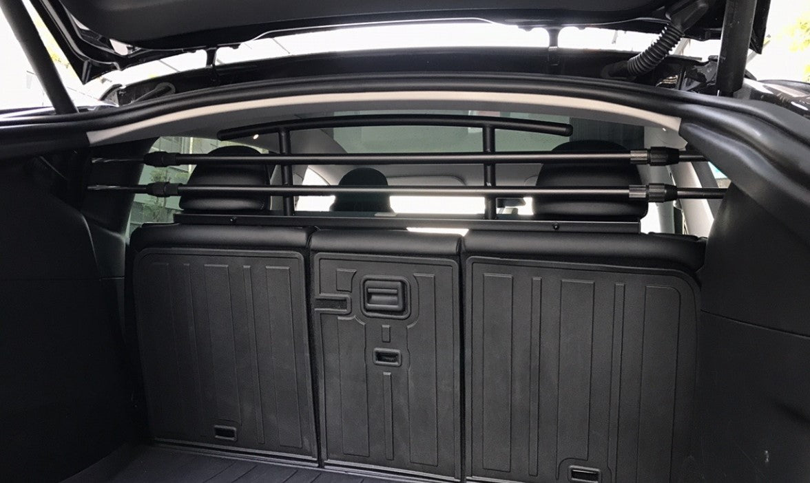 Tesla Model Y -koiraverkko – tuotekuva 3