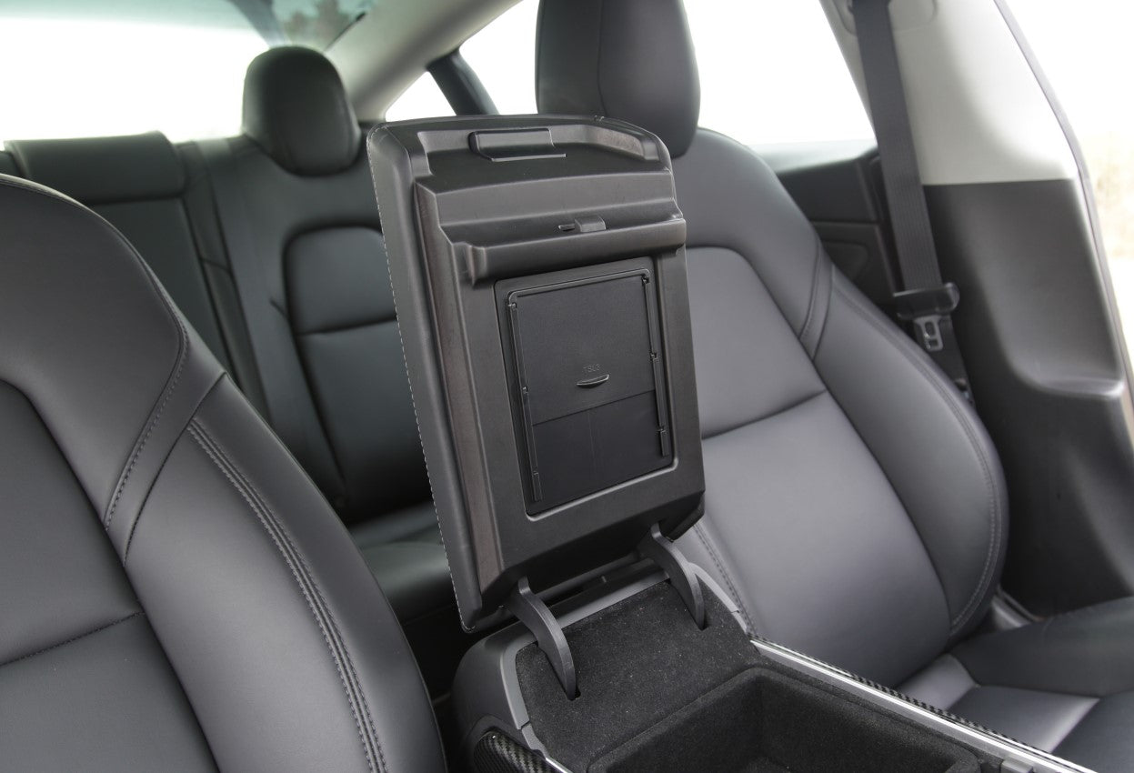 Tesla Model 3/Y – opbevaringsrum under armlænets låg – produktbillede 2