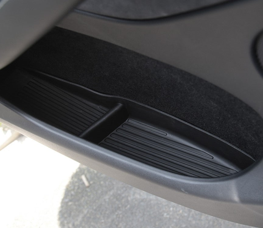 Tesla Model Y – inzetbakjes voor de deurvakken – productafbeelding 3