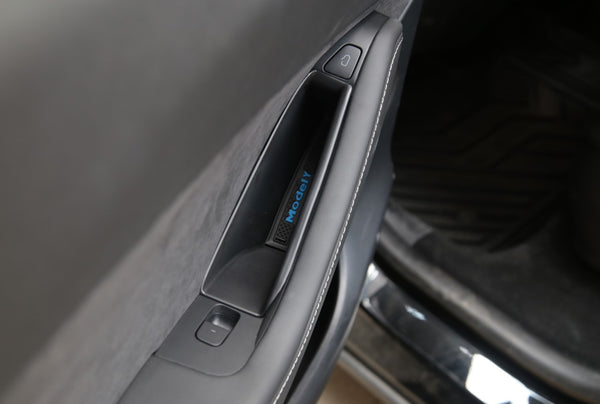 Tesla Model Y -ovenkahvojen säilytyslokerot – tuotekuva 2