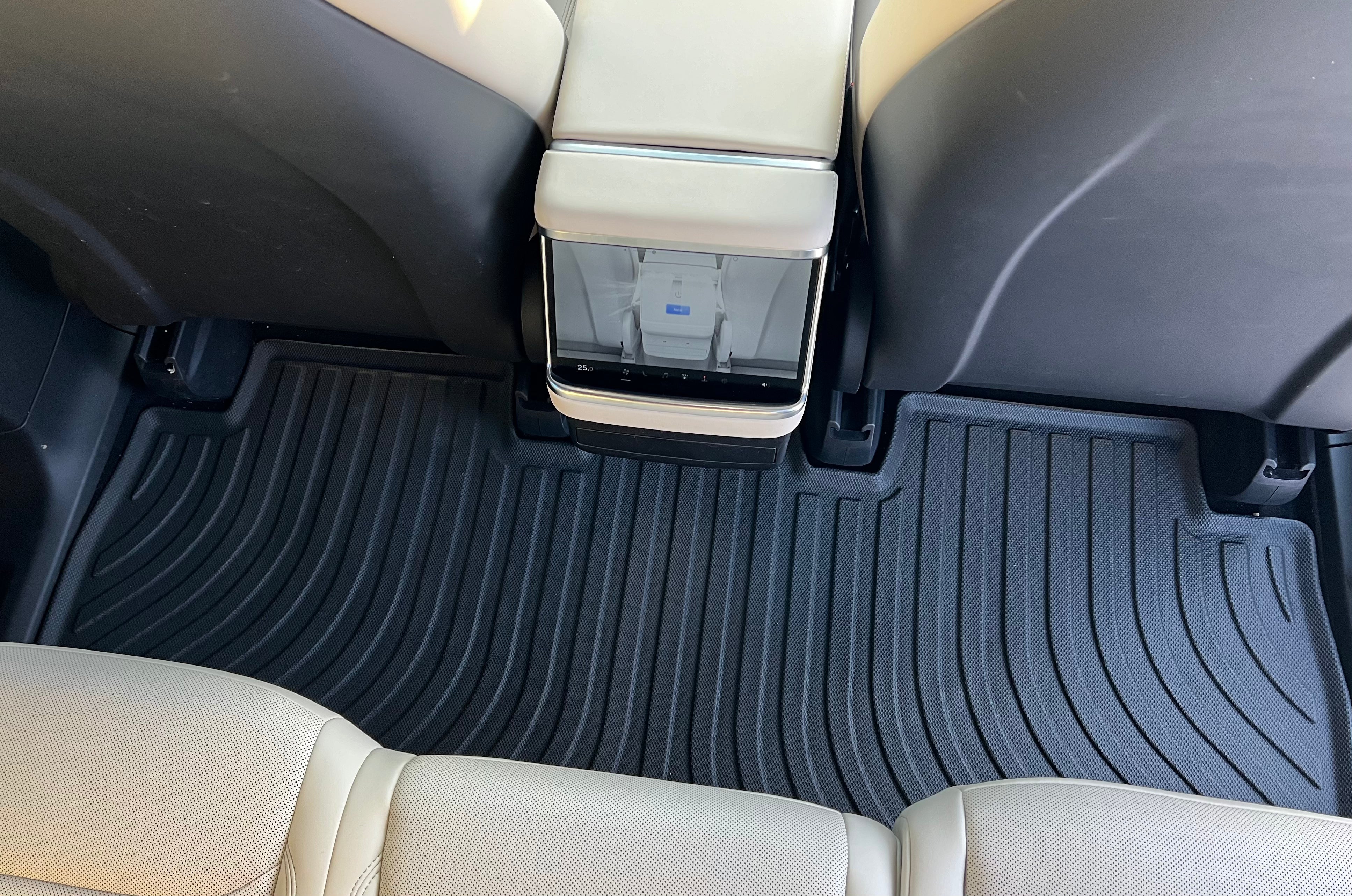 Tesla Model X – vloermatten met opstaande rand (5-zits) – productafbeelding 5
