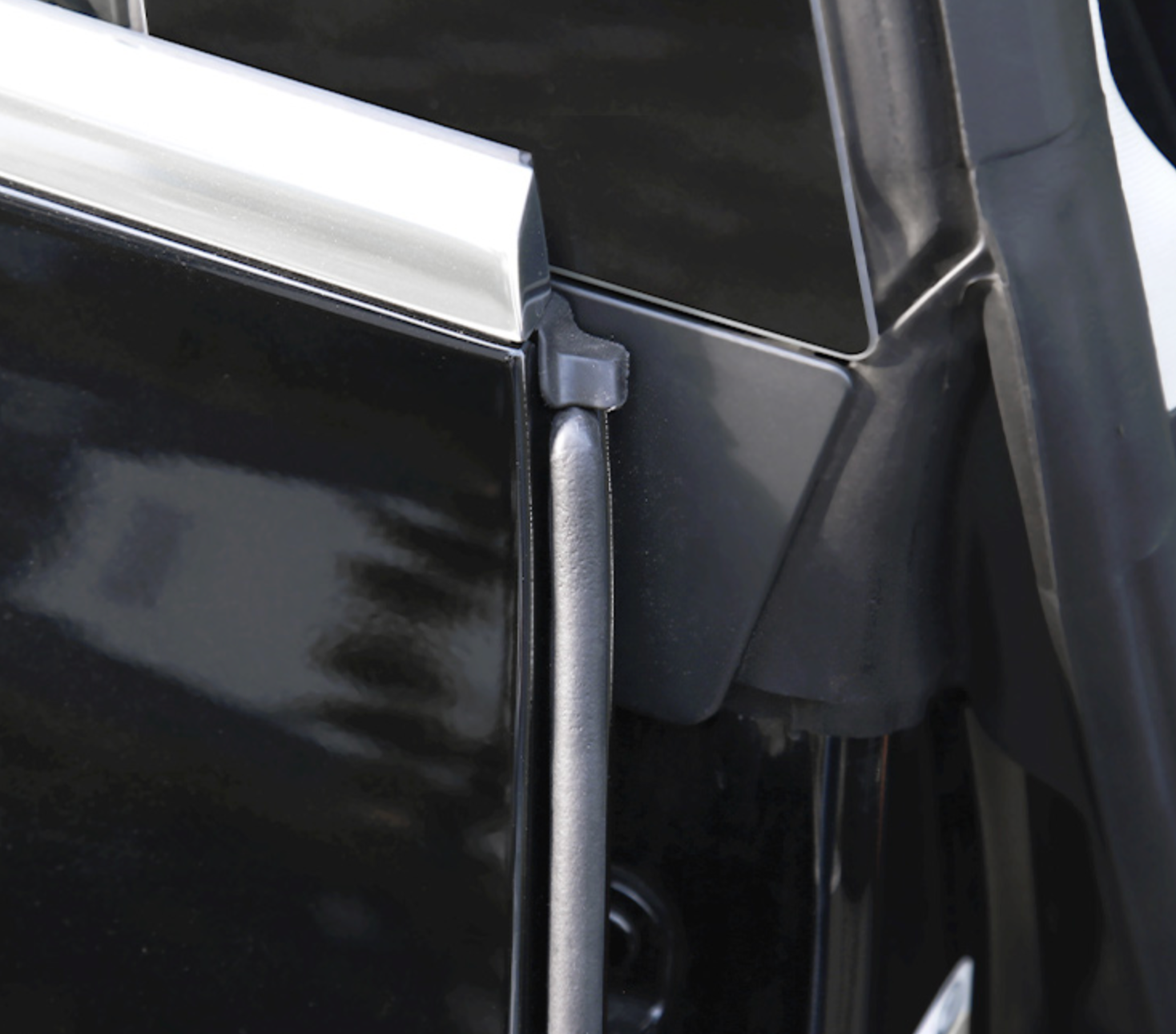 Tesla Model 3 -ovitiivisteet – tuotekuva 2