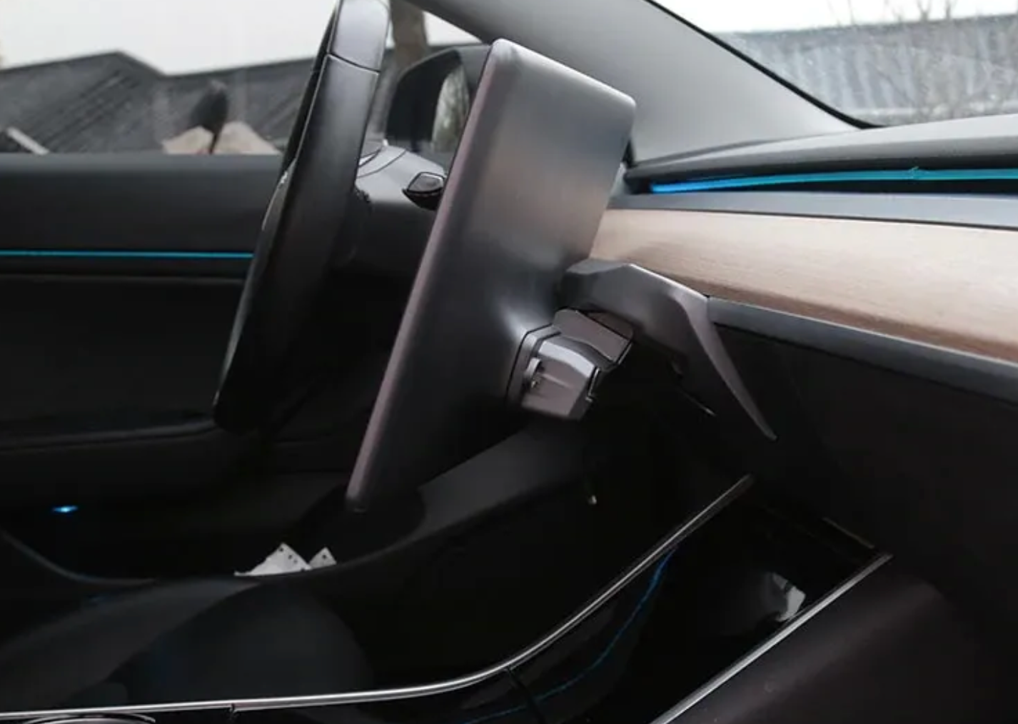 Tesla Model 3/Y – swivel screen mount – product image 3